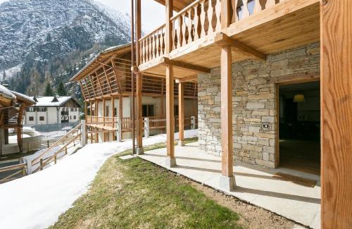 Alagna Valsesia Apartment | Mirtillo Blu Family Apartment