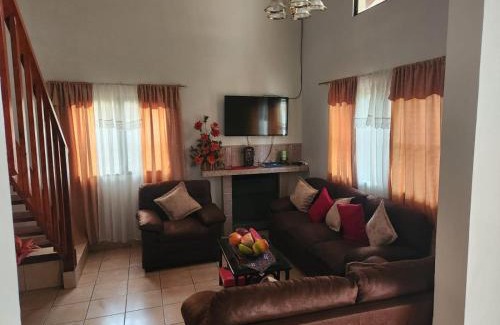 Los Naranjos House | Mis Amores