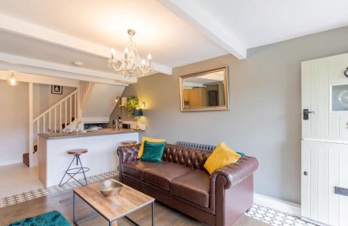 Thornton House | Mischa Cottage