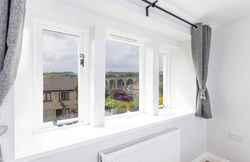 Thornton Cottage | Mischa Cottage