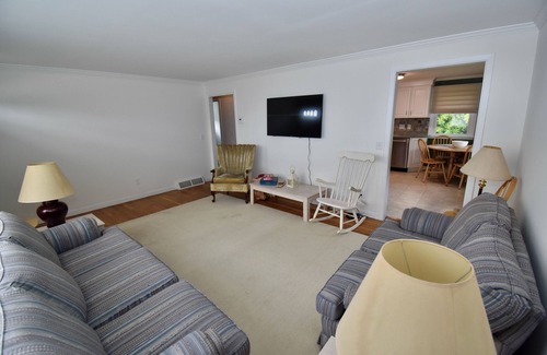 Watch Hill House | Misquamicut Fire District | Walking Distance to the Beach | Parking Pass included