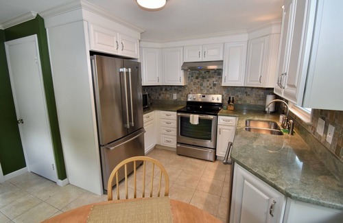 Watch Hill House | Misquamicut Fire District | Walking Distance to the Beach | Parking Pass included