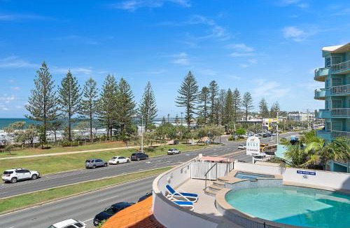 Alexandra Headland Apartment | Miss Alex l Beachfront Babe l Pool and Parking