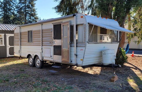 Rickreall House | Miss Darlene the Time Machine awaits! So cozy and comfortable!!