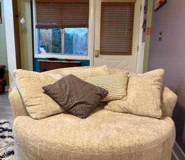 Coos Bay Apartment | Miss Ellies Estate
