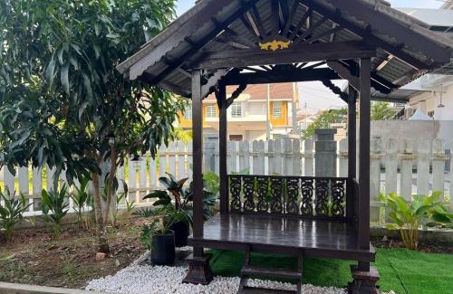 Kampung Jelatang House | Miss Kay Homestay