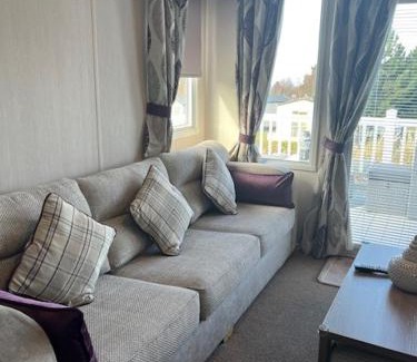 Prestonpans Resort | Miss Pollys Hideaway