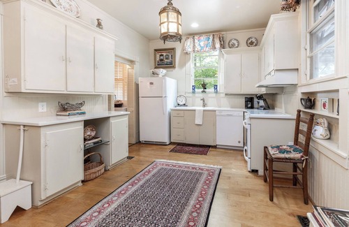 Opelika House | Miss Sidney`s Historic Opelika Home