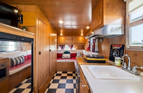 Willow City House | Miss Willie Mae - Glamping, Pool & Fireplace
