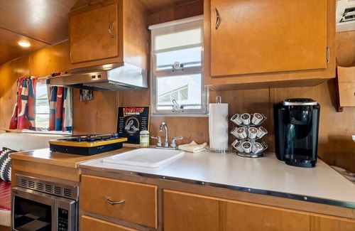 Willow City House | Miss Willie Mae - Glamping, Pool & Fireplace