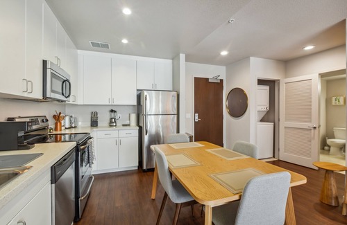 Mission District Apartment | Mission 1 BR w/Office by Anyplace - 11453