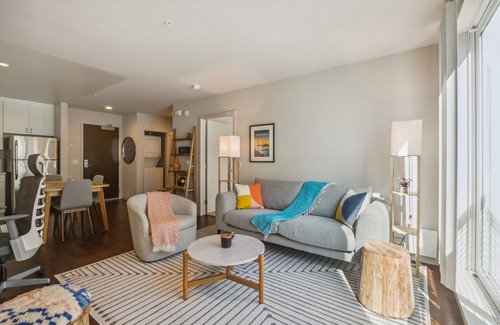 Mission District Apartment | Mission 1 BR w/Office by Anyplace - 11453