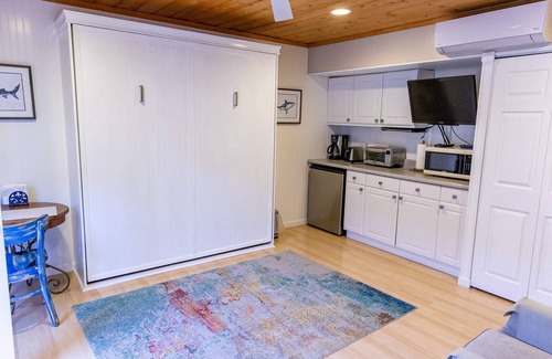 Bay Park Condo | Mission Bay Studio w Ocean Views from Rooftop Deck