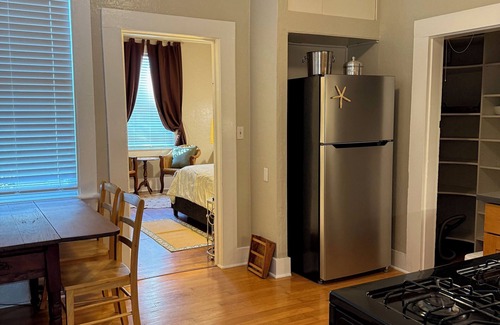 Westlake Apartment | Mission Victorian Apartment