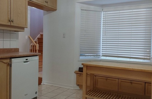 Mississauga House | Mississauga Det 3 BR for Relocation/Longer Vacay