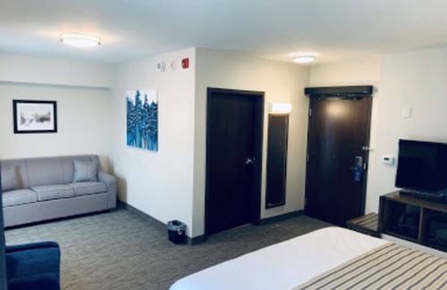 Northeast Mississauga Hotel | Mississauga stay minutes to Pearson and The International Centre