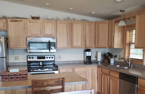 De Soto Cabin | Mississippi Cabin-- fully furnished