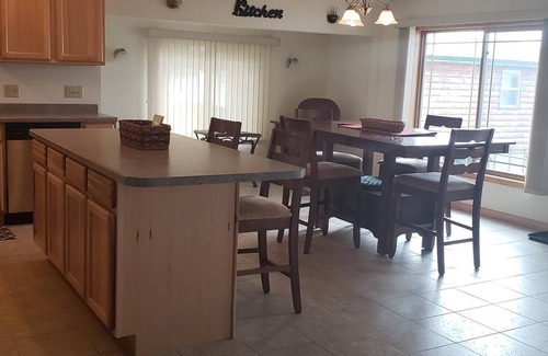 De Soto Cabin | Mississippi Cabin-- fully furnished