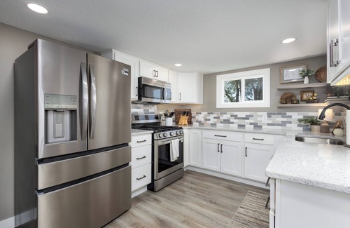 Lynn Center House | Mississippi Riverfront home. Totally updated.2 bed 1 bath sleeps 6.amazing views