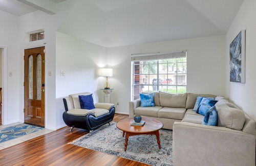 Missouri City House | Missouri City Home w/ Grill & Fenced Yard!