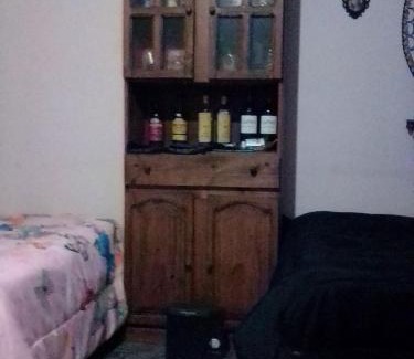 Dorrego Apartment | Mistela Altos de Mendoza- Departamentos y Habitaciones Sala con tragamonedas Zona Residencial a pasos de Ciudad- Tours de viajes- Merienda de Bienvenida - Viaje al Aeropuerto gratis -