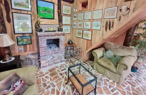 Alta Verapaz Cabin | Misterio Verde