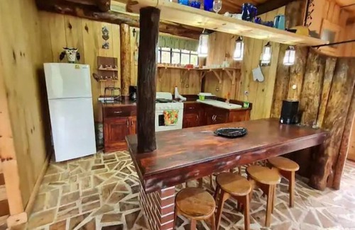 Alta Verapaz Cabin | Misterio Verde