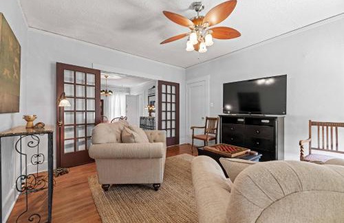 Fort Worth House | Mistletoe Heights Bungalow