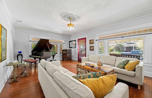Fort Worth House | Mistletoe Heights Bungalow