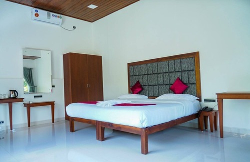 Devikolam Bed & Breakfast | Misty Bush Munnar - Deluxe Double Roomn