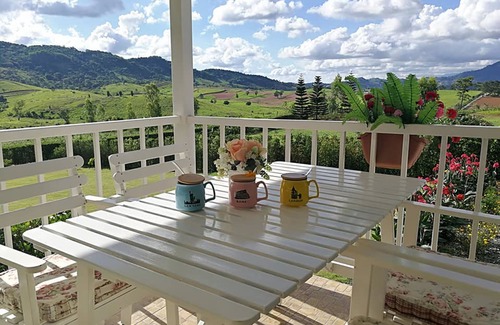 Khao Kho Villa | Misty English Cottage