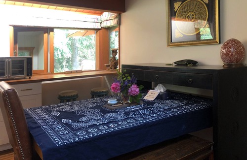 Saanich House | Misty Haven Suite