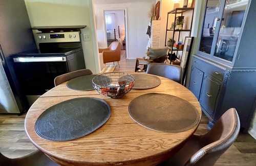 Franklin Cabin | Misty Mountain Cozy & Stylish 2BR Cabin w/Fire Pit near River & Attractions