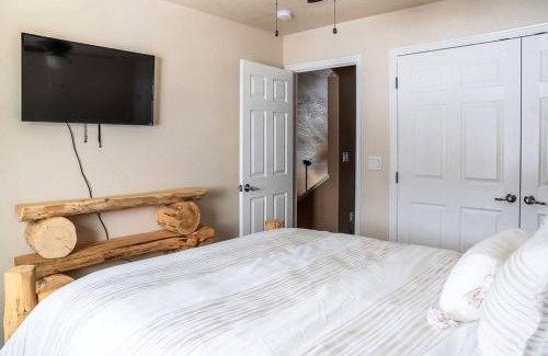 Donnelly House | Misty Mountain Townhouse