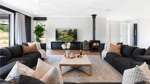 Berrima House | Misty Pond
