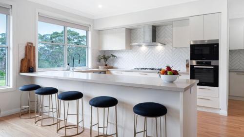 Berrima House | Misty Pond