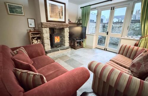 Winchcombe House | Misty View - 2 Bed Cottage in Winchcombe