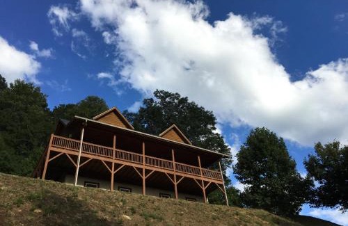 Waynesville House | Misty View Cabin