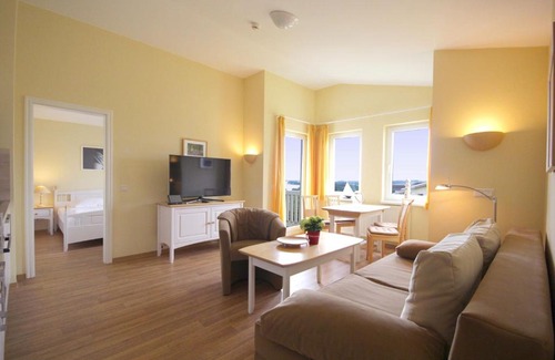 Gohren Apartment | mit Meerblick und Balkon, gratis Nutzung vom AHOI Erlebnisbad und Sauna in Sellin - Meeresblick FeWo 50
