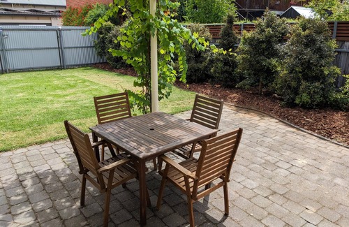 Albury House | Mitchell Cottage- Heritage Chic in Central Albury - Gorgeous two bedroom cottage in central Albury