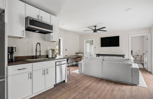 Allons Cabin | Mitchell Creek Marina Villa 2