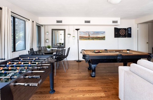 Pointe Scottsdale House | Mitchell Retreat/min to Oldtown Scottsdale with pool, spa and ball court!