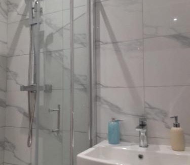 Walpole Apartment | MJ Serviced apartment - West London
