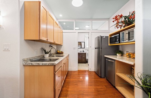 Wailuku Condo | MKT 233B $299 Fall Special at Remodeled 3Bedroom Hawaiiana Guest House w Hot Tub