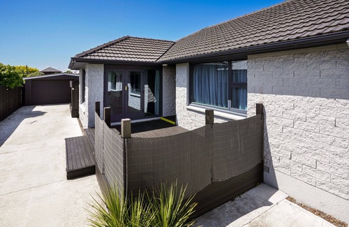 Burnside House | MM Villa - Christchurch Holiday Home