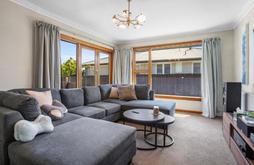 Burnside House | MM Villa - Christchurch Holiday Home