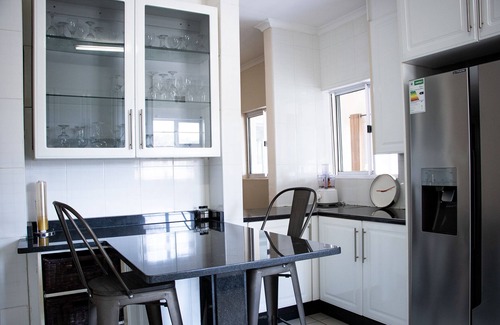 Gaborone Bed & Breakfast | Mmaset Houses 3-bedrooms with free breakfast and parking