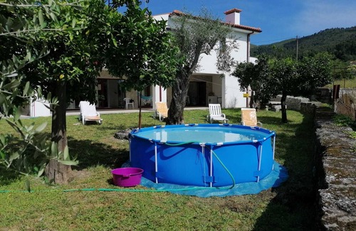 Bouro House | moradia inserida em pequena aldeia do Gerês com todas as comunidades