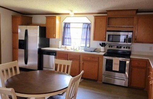 Clewiston House | Mo's Lake "O" Retreat