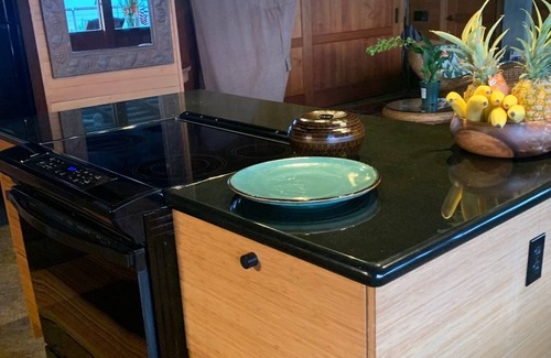 Holualoa House | Mo Snell's Coffee Farm House